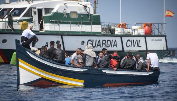 El número total de migrantes que llegan a Europa por mar ha bajado desde su punto máximo en 2015 (Foto: AFP)