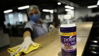 Defensoría plantea plazo de 30 días para que Clorox retire antibacteriales Poett de hogares
