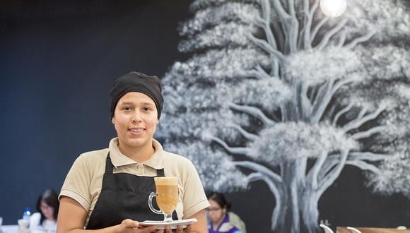 Sandra Silva Vargas, barista de El Cedro Café en Plaza Santa Catalina (Foto: Roger Aguilar / cafelab.pe)
