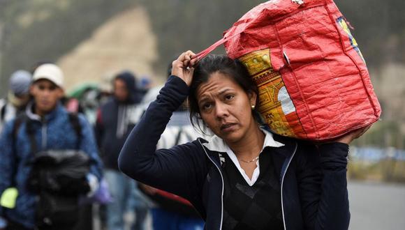 Miles de venezolanos emigraron por tierra hacia otros países de América del Sur. (GETTY IMAGES)