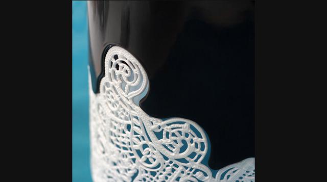 Esta lámpara impresa en 3D ilumina con patrones de encaje  - 4