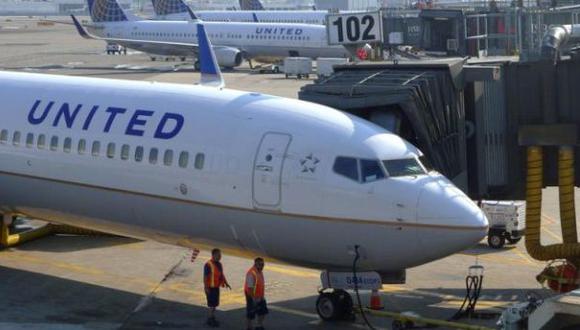 Polémica persigue a United Airlines: Escorpión picó a pasajero