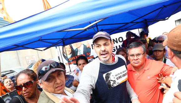 Mark Vito permanecerá en los exteriores del penal Anexo de Mujeres de Chorrillos. (Foto: Alessandro Currarino)