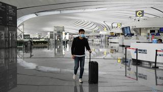 Beijing cancela más de 1.200 vuelos de entrada y salida tras “extremadamente grave” rebrote de coronavirus