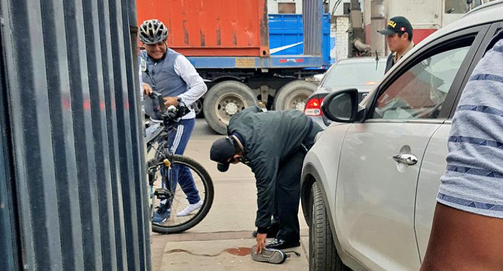 Alianza Lima y el percance de su jugador con un ciclista al salir de Matute. (Foto: Twitter @theatharis)