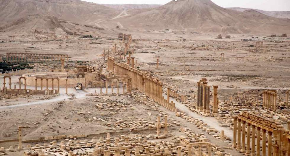 Efemérides | Esto ocurrió un día como hoy en la historia: en 2017, ISIS dinamita parte del teatro romano y el Tetrapilón de la ciudad siria de Palmira. (Foto: Dominique DERDA / France2 / AFP)