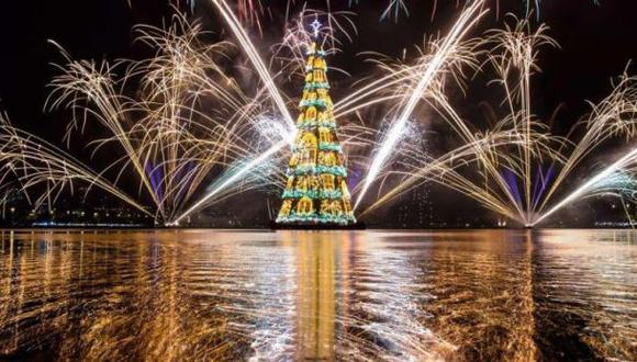 ¿Por qué este gigantesco árbol de Navidad divide a un país?