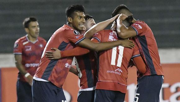 Jorge Wilstermann empató en casa 2-2 ante Oriente Petrolero y accedió a la tercera ronda del torneo. Se enfrentará a Vasco da Gama. (Foto: EFE)