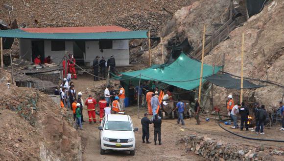 Recuperan el cuerpo de uno de los mineros atrapados en Acarí