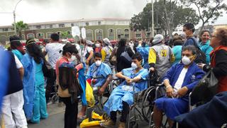 Las Malvinas: evacúan a pacientes de policlínico Castilla por incendio de código 4