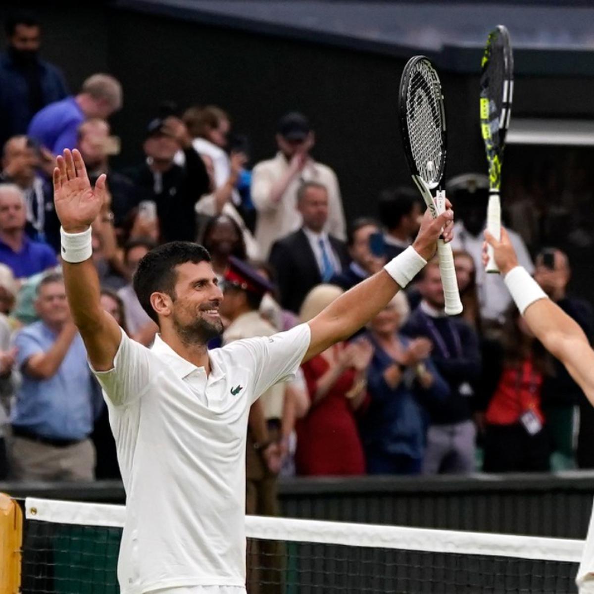 Djokovic bate Sinner, vai à final e mira 8° título em Wimbledon