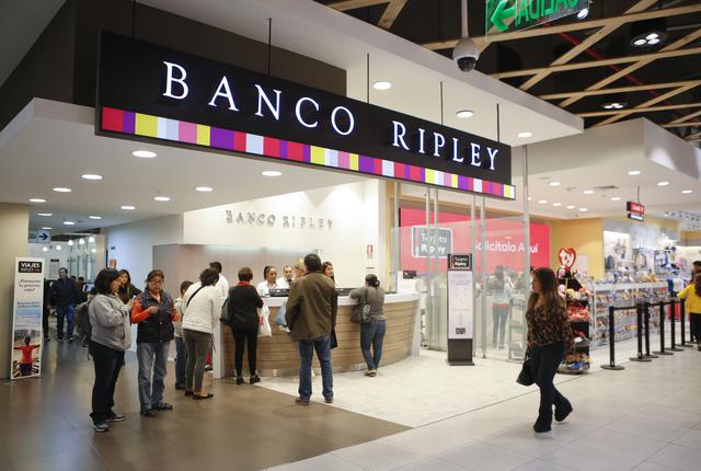 El Banco Ripley anunció que postergará y fraccionará el pago mínimo de las deudas de sus clientes de tarjetas de crédito en seis cuotas sin intereses. (Foto: GEC)