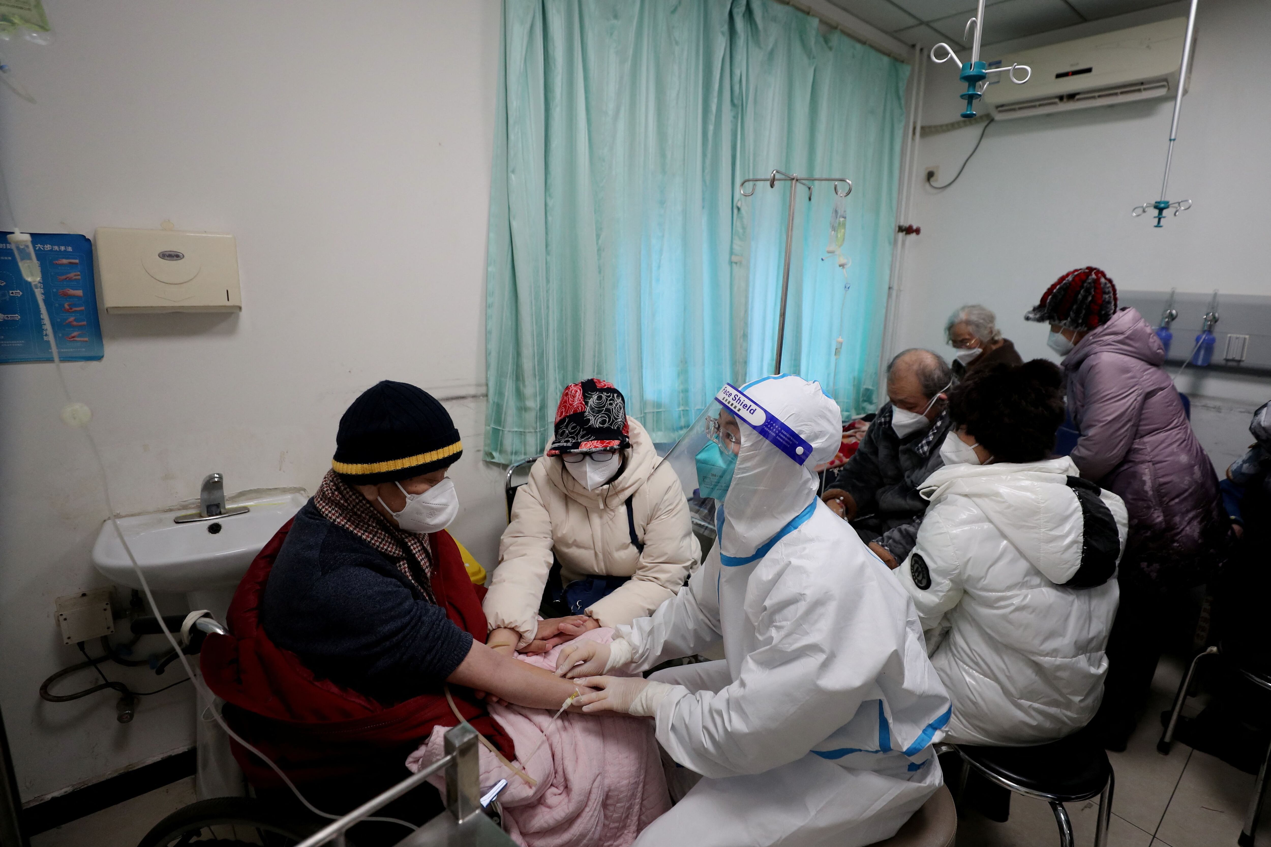Hospitals in China are under enormous pressure due to the worrying increase in Covid-19 cases.  China Daily via REUTERS ATTENTION EDITORS - THIS IMAGE WAS PROVIDED BY A THIRD PARTY.  CHINESE OUT.
