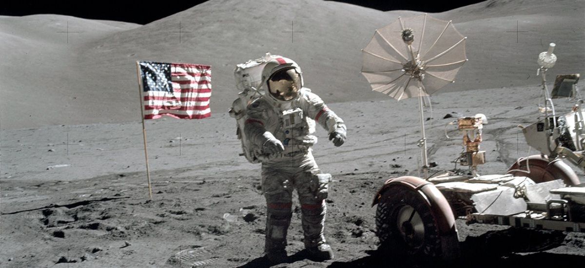 Eugene Cernan caminando en la Luna. (Foto: Harrison J. Schmitt/NASA)