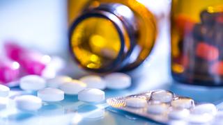 Gobierno pide no regular precios de los medicamentos