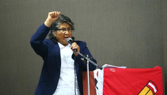 Madre de Vladimir Cerrón es militante activa de Perú Libre. Hace poco, lideró una marcha en contra de los allanamientos a los locales del partido.