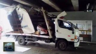 Pueblo Libre: otro camión quedó atorado en puente de Av. Brasil