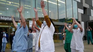 Coronavirus en Francia: personal médico baila en los exteriores de un hospital | FOTOS