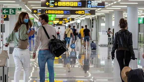Los aeropuertos españoles han comenzado a recibir a los primeros visitantes de la Unión Europea y del espacio Schengen después de que España haya abierto sus fronteras tras tres meses de estado de alarma motivados por el coronavirus. (EFE/Cati Cladera).