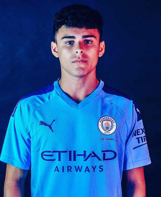Alexander Robertson juega como mediocampista en el Manchester City. (Foto: Agencias)