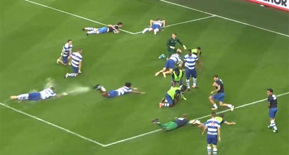 Algo inusual sucedió en el amistoso de pretemporada entre el Queens Park Rangers y Union Berlin. El partido fue suspendido por una torrencial lluvia. (Foto: Captura - YouTube)