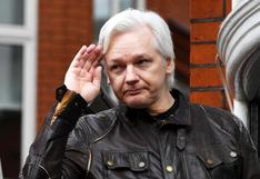 Presidente de Ecuador dice que Assange es un "problema"