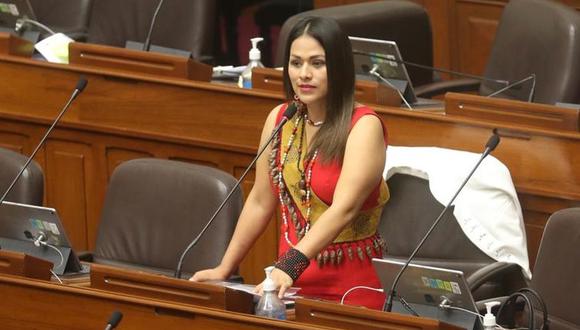 "¿Piensan vacar al presidente Castillo y luego qué?", se preguntó Silvana Robles, congresista de Perú Libre. (Foto: Congreso)
