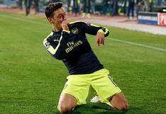 Arsenal: Mesut Ozil anotó gol "maradoniano" en la Champions League