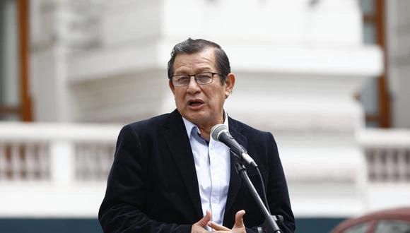 Eduardo Salhuana, vocero de APP  y compañero de bancada del presidente del Congreso, dijo que se debería reconsiderar el aumento, que calificó de "inoportuno".