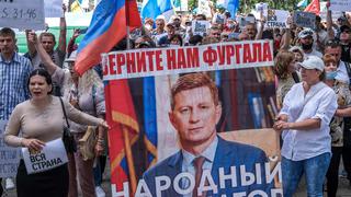 Miles de rusos vuelven a protestar por la detención de popular gobernador enemigo de Putin | FOTOS