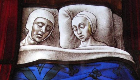 BBC Mundo: Vidriera medieval de una iglesia que muestra a una pareja del Medievo durmiendo.