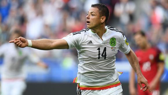 Javier Hernández dejó su huella con la selección mexicana en Copa Confederaciones. El goleador histórico del combinado azteca anotó de esta forma el empate ante Portugal. (Foto: AFP)