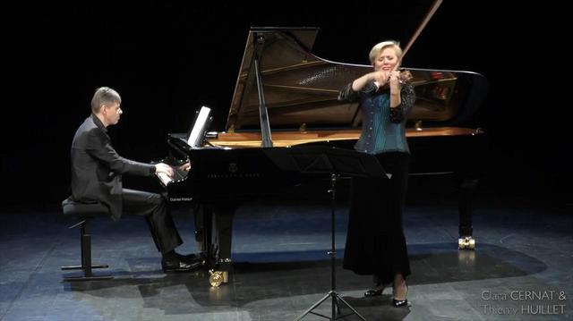 La Sociedad Filarmónica anuncia el concierto del dúo francés compuesto
por Clara Cernat y Thierry Huillet.