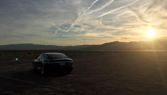 El nuevo Tesla Model 3 que se ve en el clip de Elon Musk es una versi&oacute;n preliminar.  (Foto: Twitter @PokerVixen)