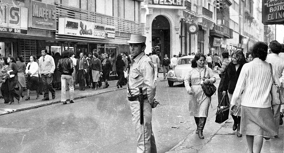 El 1 de julio de 1981 la Municipalidad de Lima implementó una brigada de 160 alguaciles para mantener el orden en el jirón de la Unión y avenidas como la Abancay. Foto: GEC Archivo Histórico