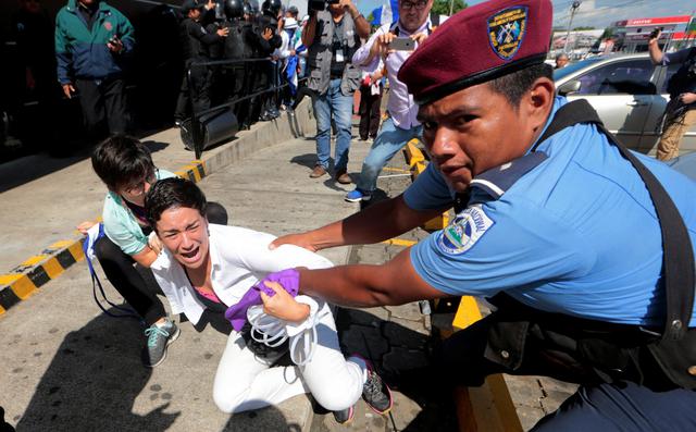 Nicaragua: Al menos 15 personas fueron detenidas en Managua cuando opositores al presidente Daniel Ortega se aprestaban a marchar en su contra. (Reuters).