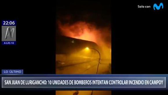 El siniestro se inició pasadas las 9 de la noche. Más de 10 unidades, entre motobombas, ambulancias y vehículos de rescate, atienden la emergencia. (Foto: captura de video - Canal N)