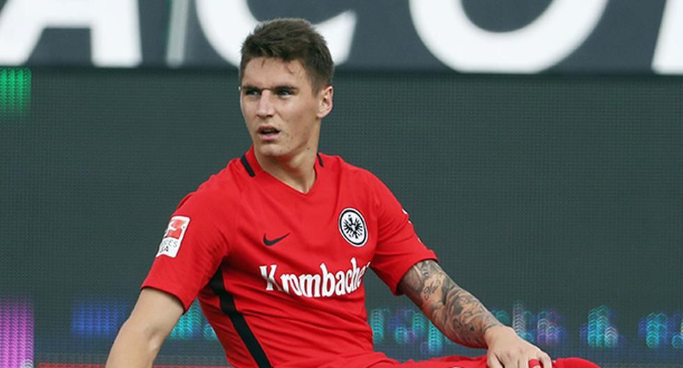 Polémica decisión la del Eintracht Frankfurt a poco de la final de la Copa Alemana ante el Borussia Dortmund. (Foto: Getty Images)