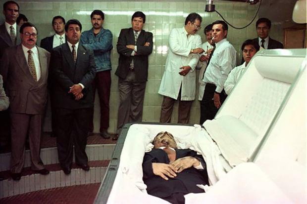 Body of Carrillo Fuentes in the Attorney General's Office (Photo: AFP)