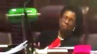 Congresistas furiosos por ser fotografiados durmiendo en sesión parlamentaria