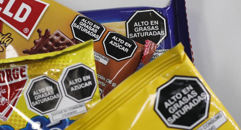 Los octógonos de advertencia permiten que el consumidor se informe sobre si los productos que consume tienen altos índices de azúcar, grasas saturadas o sodio . (Foto: GEC)