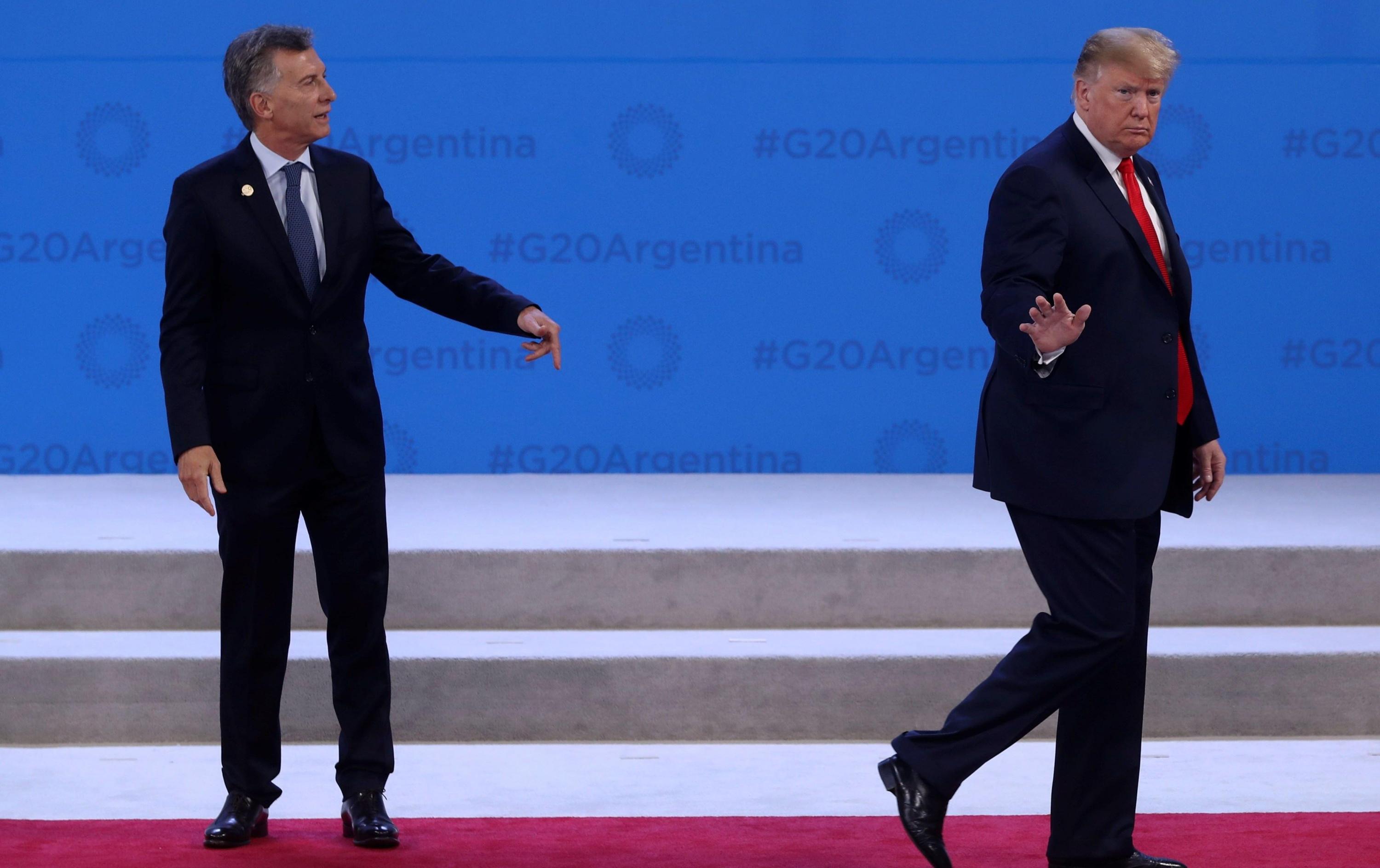 El mandatario de los Estados Unidos, Donald Trump, hizo pasar un mal momento a su homólogo argentino, Mauricio Macri durante la cumbre del G20.