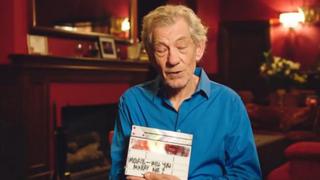 Ian McKellen colaboró así con una propuesta matrimonial