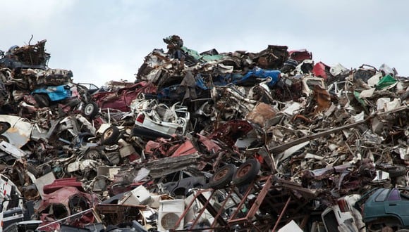 ¿Puedes encontrar al gato en medio de esta montaña de basura? (Foto: Referencial/Pixabay)