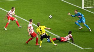 La potencia de Haaland para derribar a Upamecano y marcar el 2-0 de Dortmund en la final de Copa Alemana | VIDEO