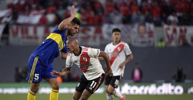 Carlos Zambrano entered River vs.  Boca after the expulsion of Marcos Rojo.  (Photo: AFP)