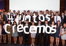 Escolares destacados recibieron beca integral para universidades en Perú