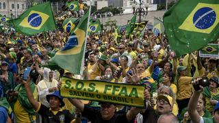 Brasil: protestas se intensifican; Bolsonaro guarda silencio