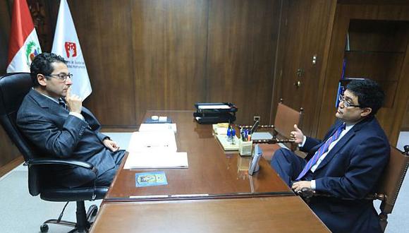 Salvador Heresi se reunió con el procurador ad hoc Jorge Ramírez. (Foto: Difusión)