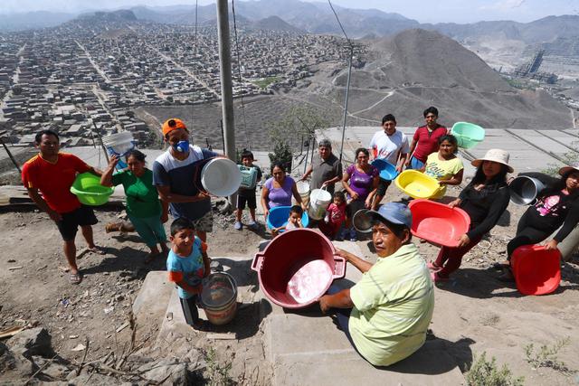 Coronavirus en Perú: los asentamientos Villa Santa Rosa y 9 de Julio se ubican en las partes altas de Villa María del Triunfo. El principal problema allí es la falta de agua potable, por lo que los vecinos deben recurrir a terceros. (Foto: Alessandro Currarino)